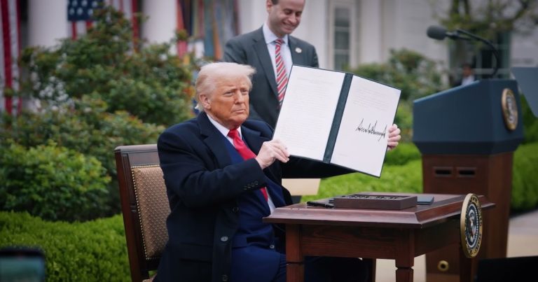 White House Explains How Exporters Will ‘Eat Most of Tariffs’