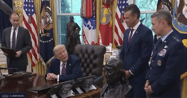 Trump Warns Maduro: U.S. Will Shoot Down Venezuelan Jets if Provoked